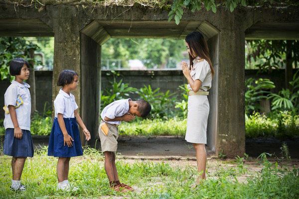 Come Salutare in Thailandese: Sawatdee, Wai e Buone Maniere