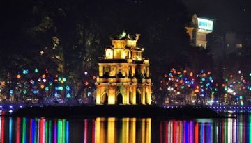 Tour Notturni Imperdibili a Hanoi: Il Fascino della Capitale Sotto le Stelle