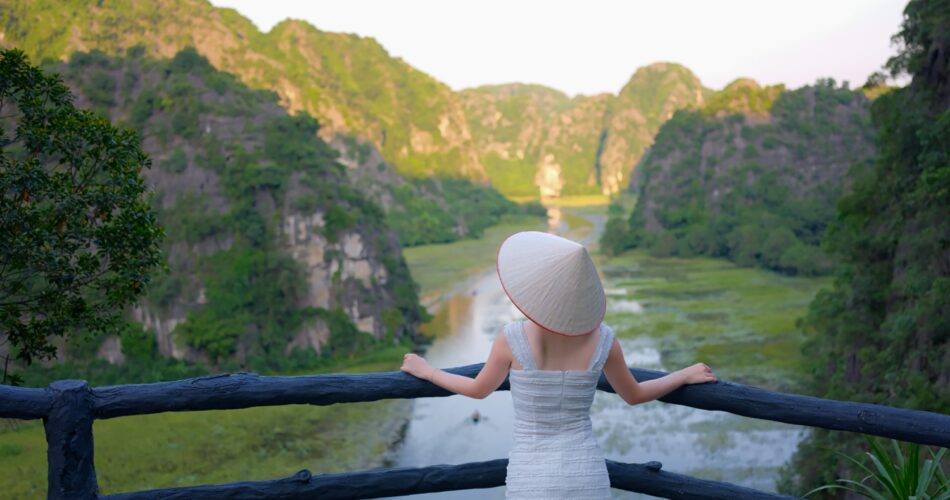 Ninh Binh a Maggio: la Stagione Dorata più Bella del Vietnam
