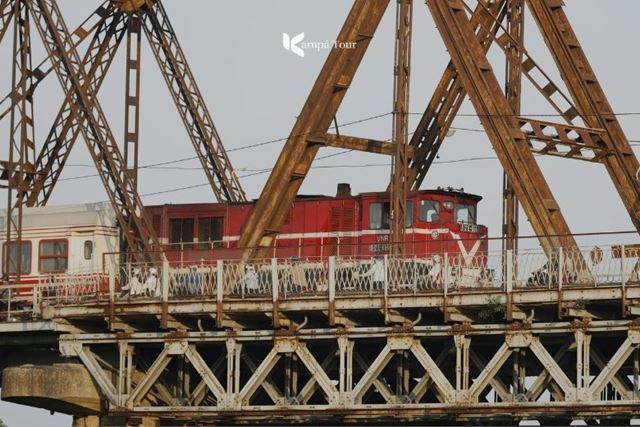 Il Ponte di Long Bien: Simbolo Iconico e Storia Vivente di Hanoi