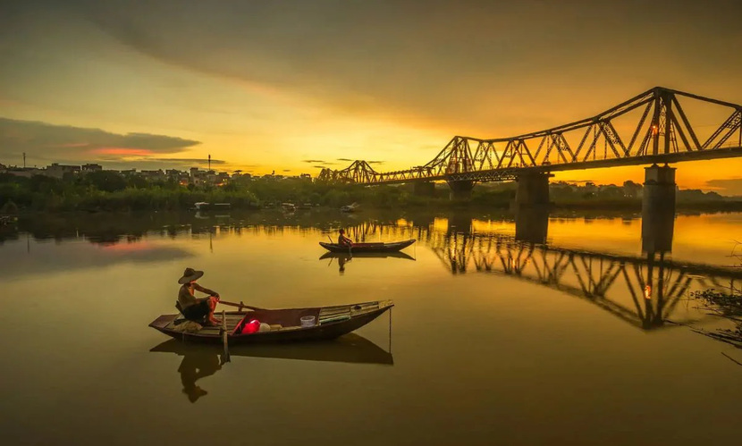 Il Ponte di Long Bien: Simbolo Iconico e Storia Vivente di Hanoi