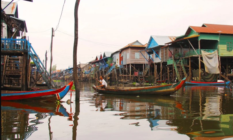 Il lago Tonle Sap e i villaggi galleggianti