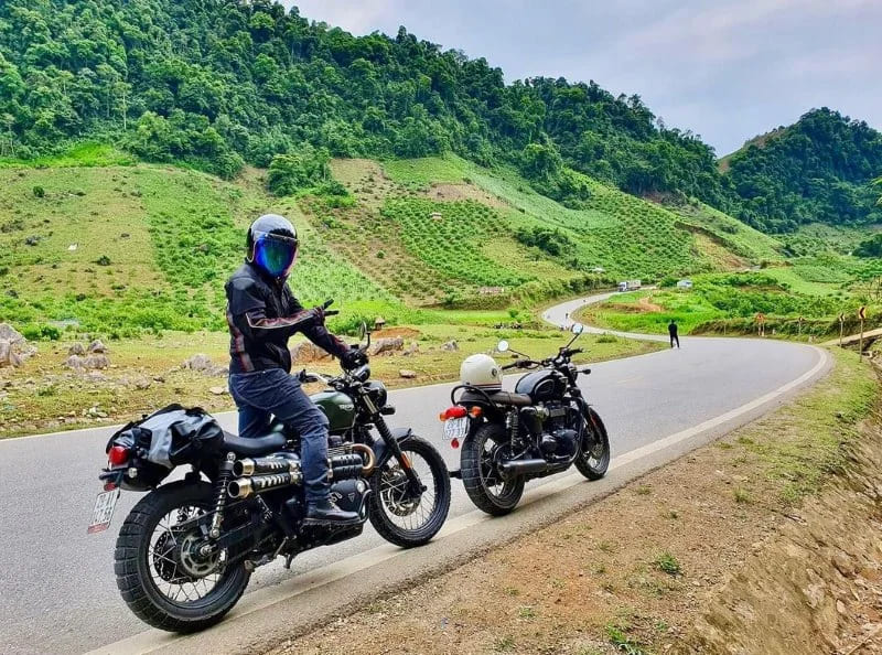 andare in bicicletta a Pu Luong