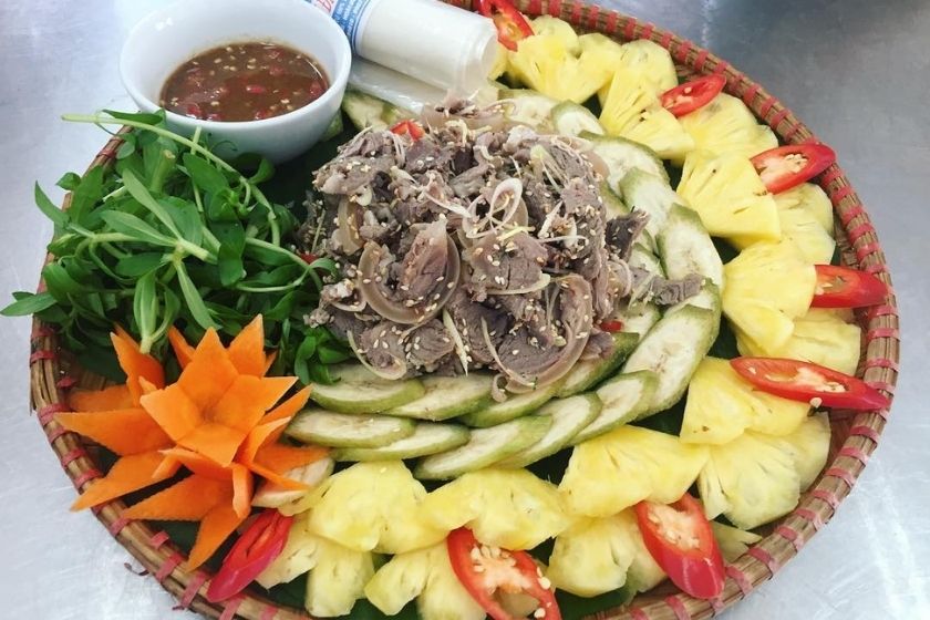 Specialità di capra di montagna a Trang An