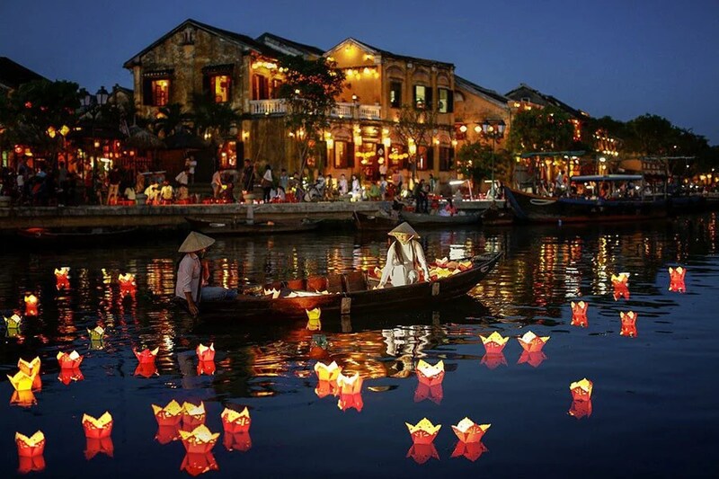 Dreamy Hoi An at night