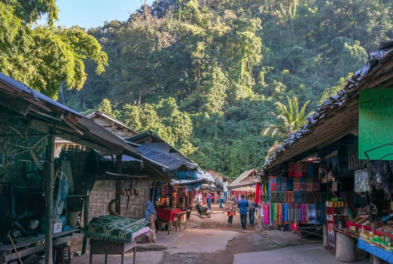 I villaggi etnici custodiscono un'affascinante parte della cultura thailandese