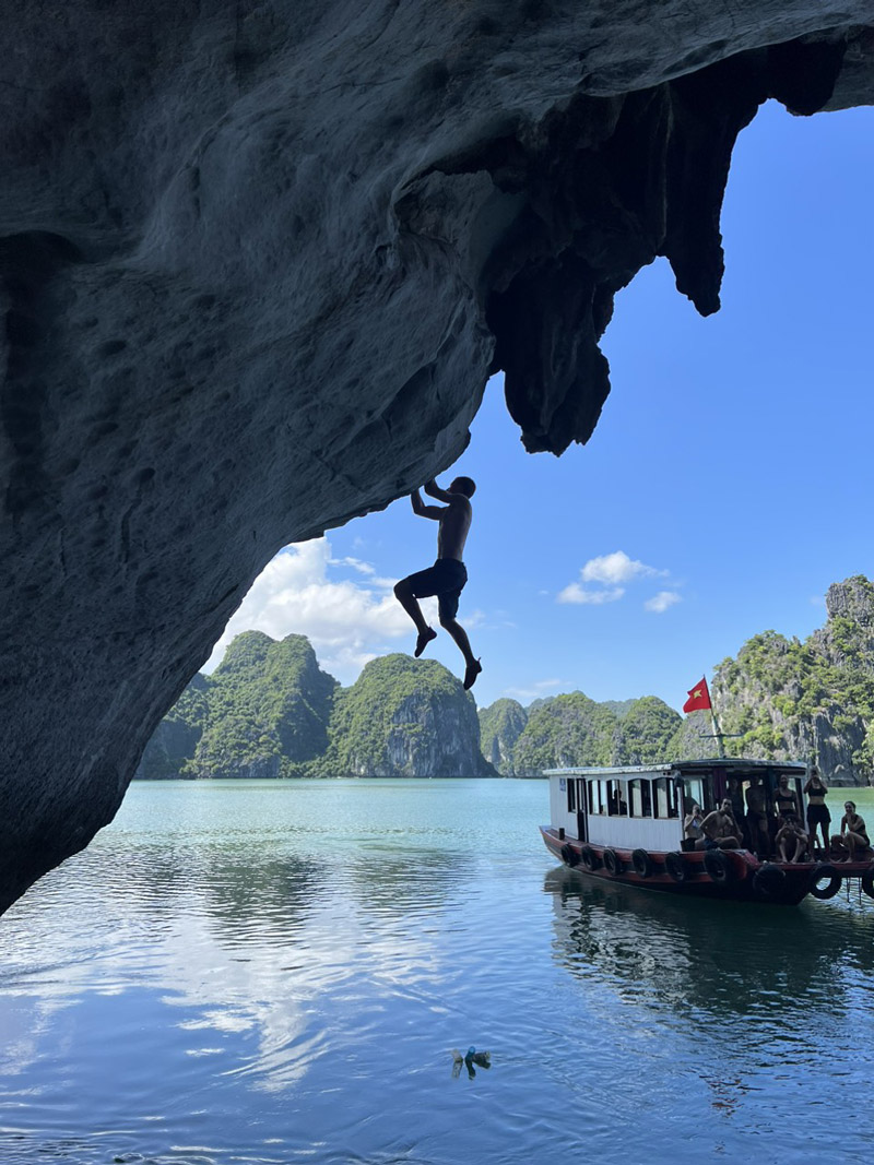 climbing cat ba