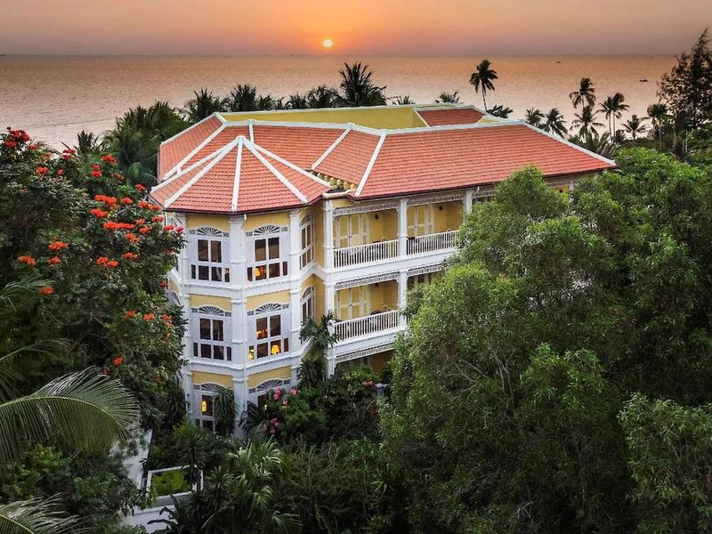 Una lezione di yoga al Cassia Cottage - un delizioso hotel a Phu Quoc
