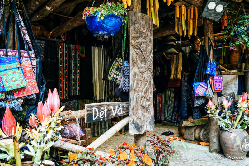 Un negozio specializzato in tessitura