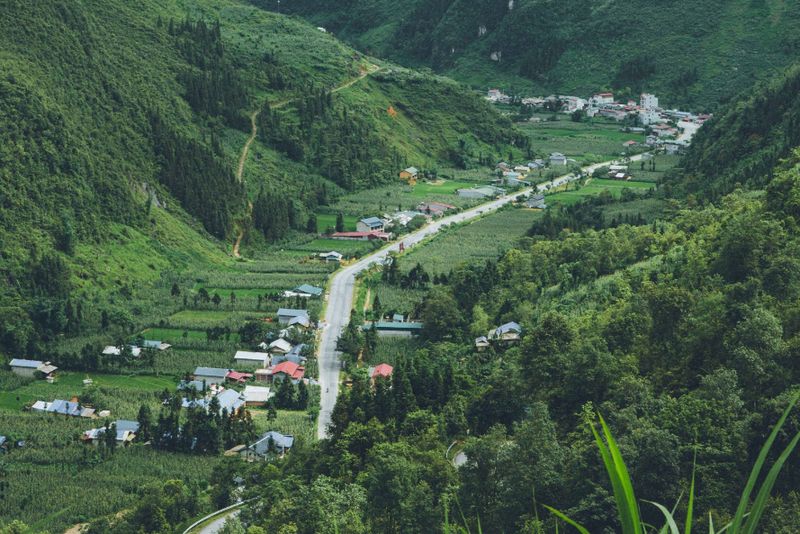 Vista panoramica del villaggio di Pho Cao sul Ha Giang Loop