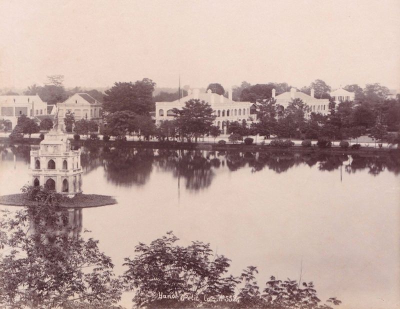lago hoan kiem hanoi