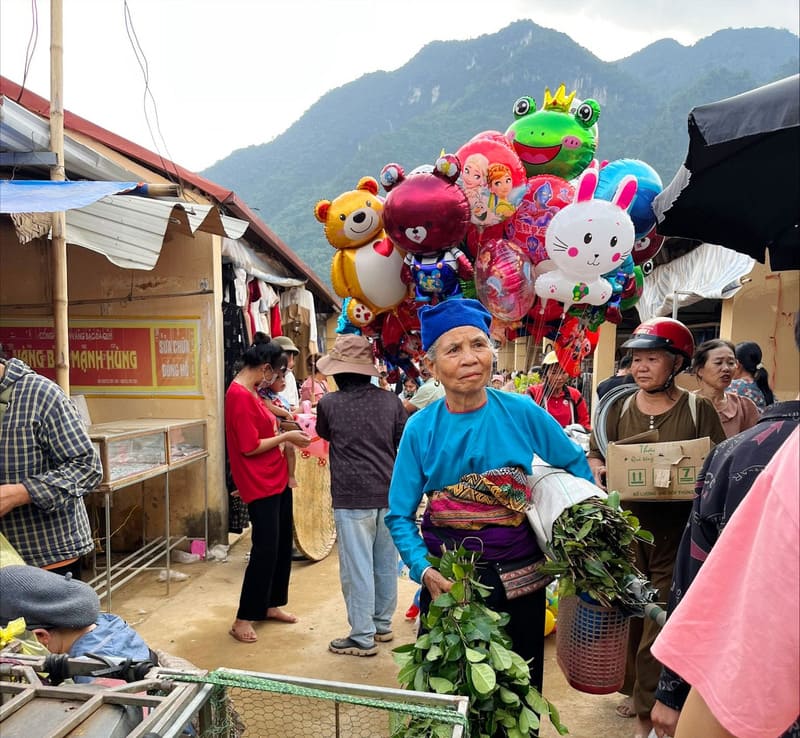 Una donna etnica Thai al mercato, la mia foto preferita