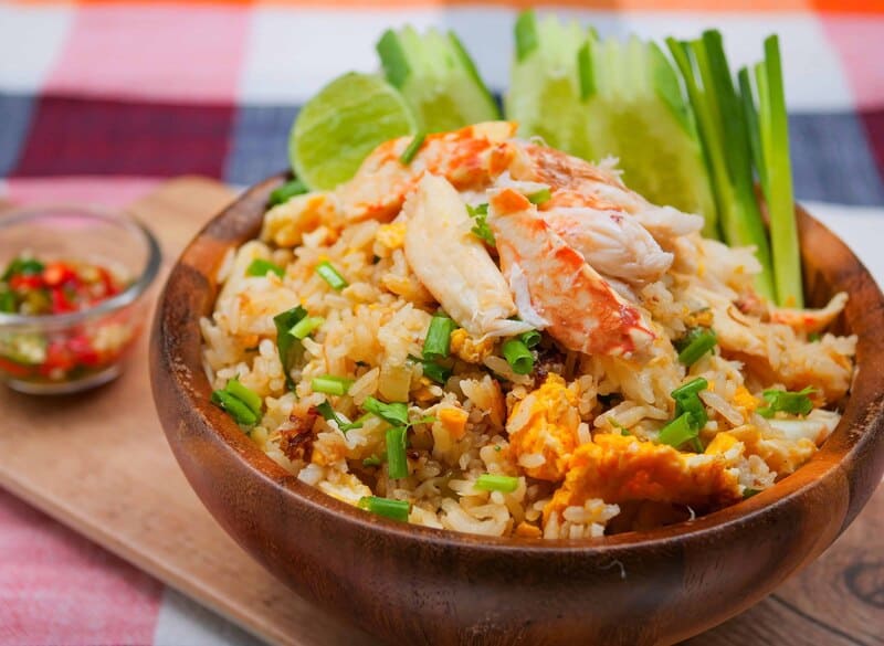 Khao Phat, il riso saltato thailandese con pollo