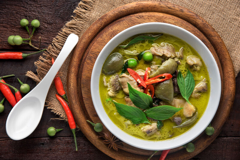 Gaeng Kaew Wan Gai, un piatto dal delicato mix di piccante e cremoso