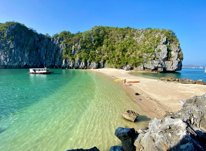 lan ha bay beaches
