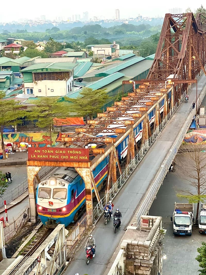 Il ponte di Long Bien oggi simbolo di Hanoi