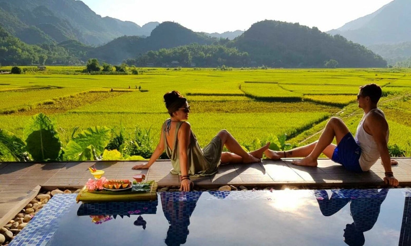 Not far from Hanoi but you can still see the ripe rice and relax