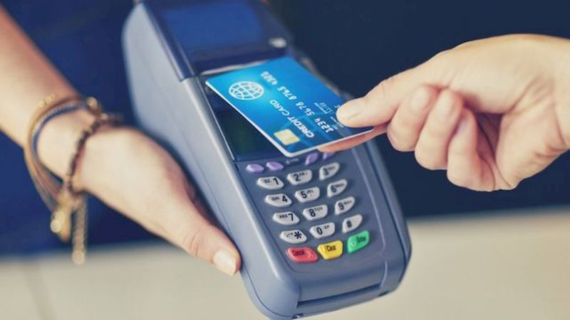 In Vietnam è possibile pagare con carta di credito in alcuni hotel, ristoranti, grandi magazzini,...