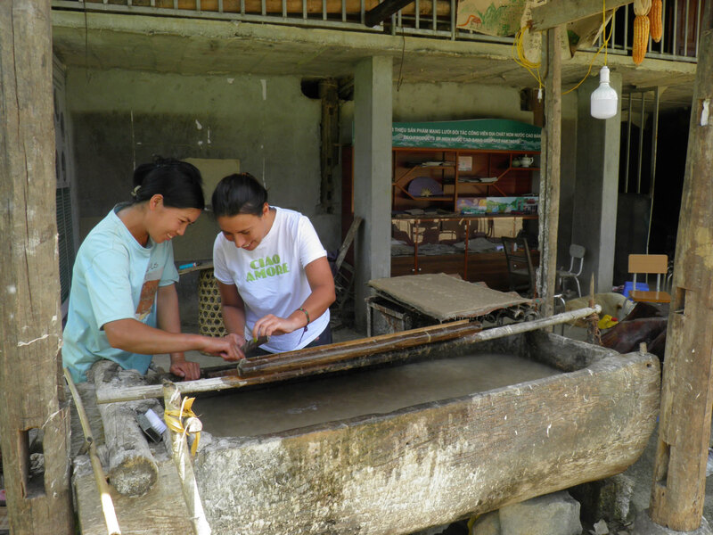 Our travellers visited the paper village of Dìa Tren
