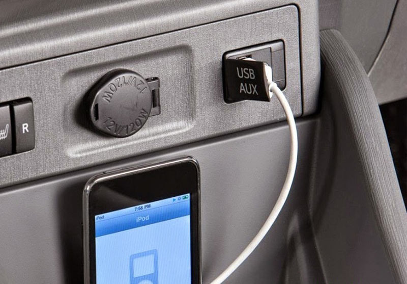 prese elettriche in auto