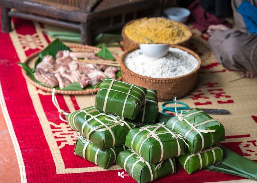 Il Banh chung, il torto di riso appiccicoso, è il piatto tradizionale durante il Tet