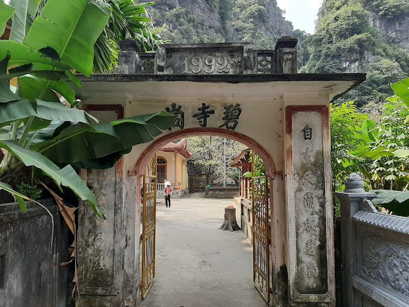 Entrance to the Lower Pagoda
