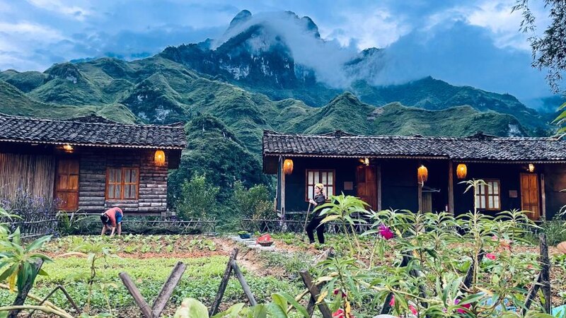 Vista serena delle case tradizionali a Du Gia