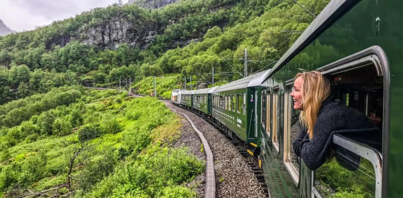 train travel in vietnam