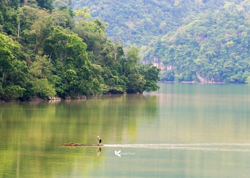 Il lago Ba Be è una tappa obbligata per gli amanti della natura