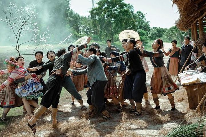 'CATTURA DELLA MOGLIE' Una caratteristica culturale del matrimonio tra gli Hmong vietnamiti