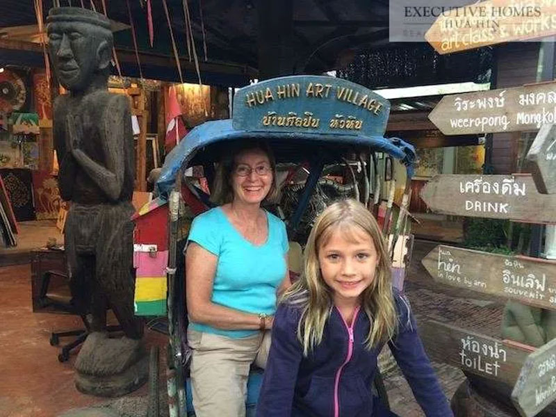 expats in thailand