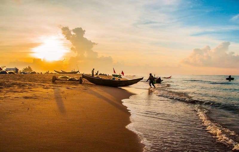 spiaggia di Hoi An al tramonto