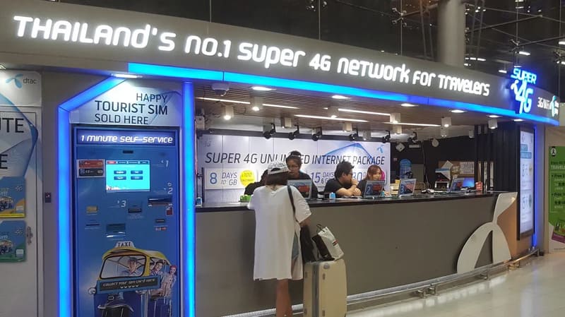 distributore di SIM in aeroporto