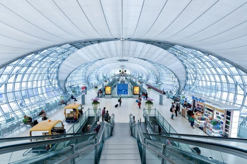 Terminal dell’Aeroporto di Suvarnabhumi a Bangkok