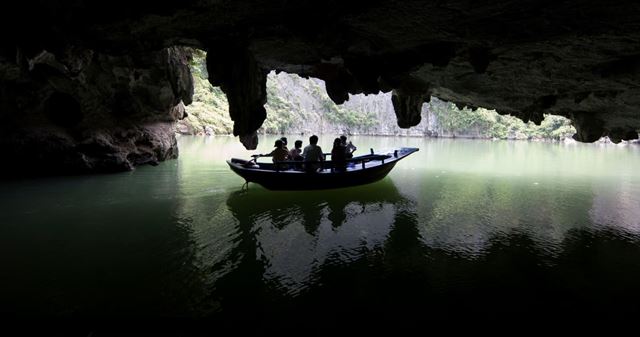 Baia di Halong - Hanoi - Volo per Hoi An