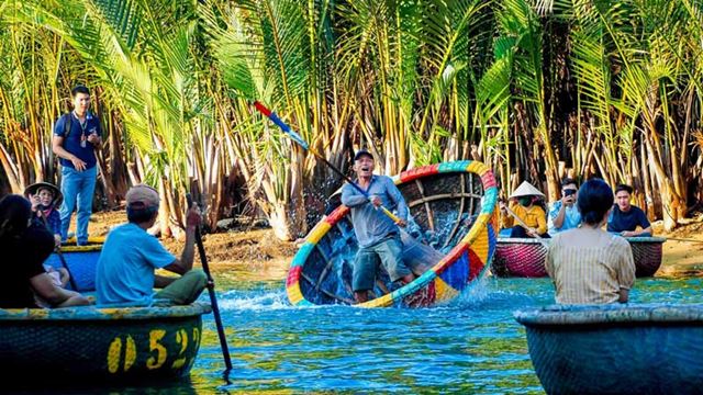 Halong – Hanoi – Volo per Hoi An