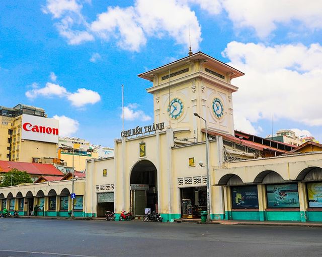 Hoi An - Ho Chi Minh (1 ora di macchina + 1 ora di volo)