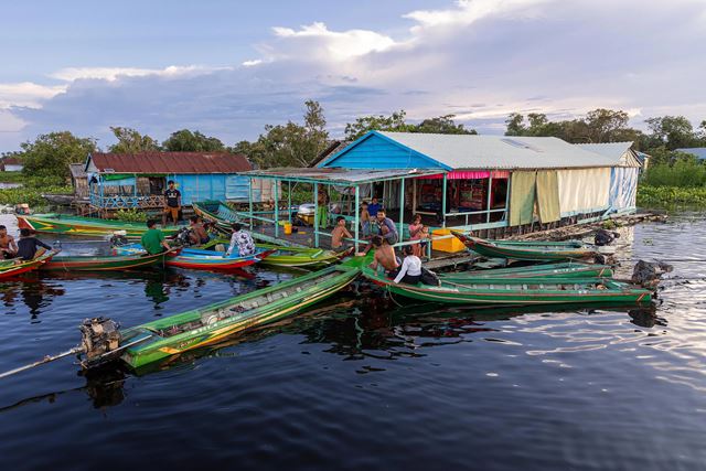 Siem Reap - Tonle Sap - Kampong Thom (195 km ~ 3.5–4 ore in auto)
