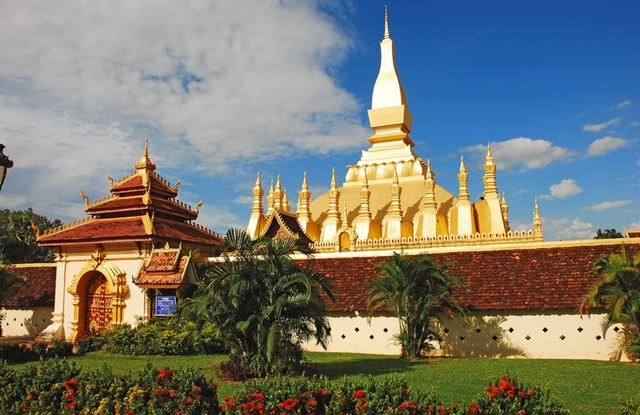 Vang Vieng – Treno per Vientiane – Tour della capitale