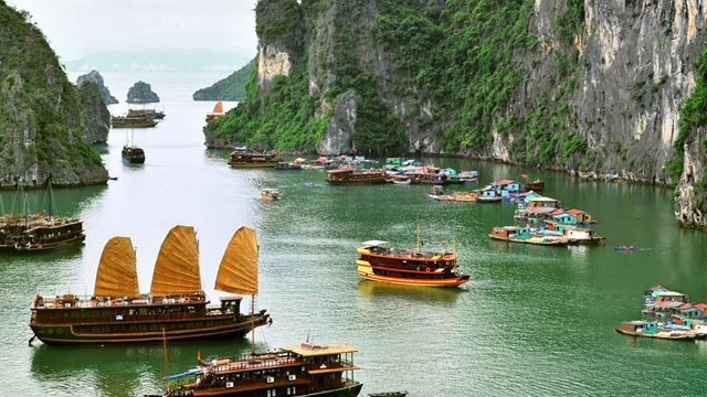 Ninh Binh – Baia di Halong (≈ 4 ore)
