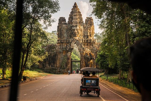 Siem Reap - Angkor Wat and Angkor Thom temples - 20 km