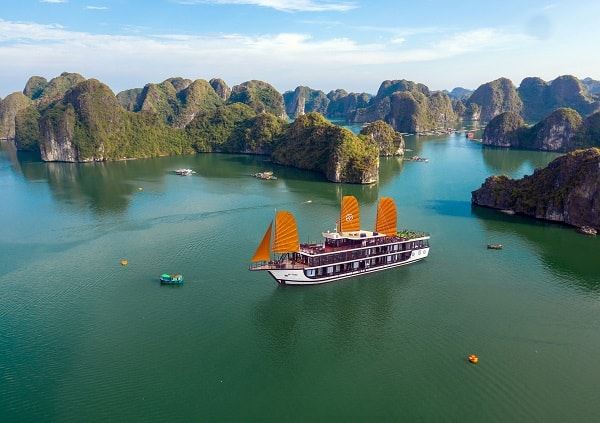 La maestosa bellezza della baia di Ha Long